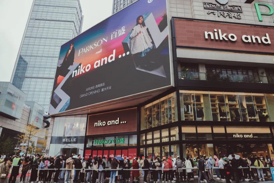 LOL官方更新最新一期全球实力排行榜：T1／BLG／HLE前三,TES第五！