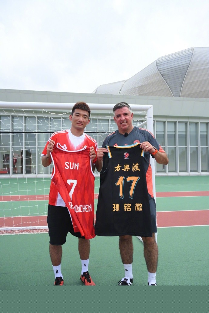 Team WE 官方消息：中单选手 FoFo 被解除合同，恢复自由球员身份
